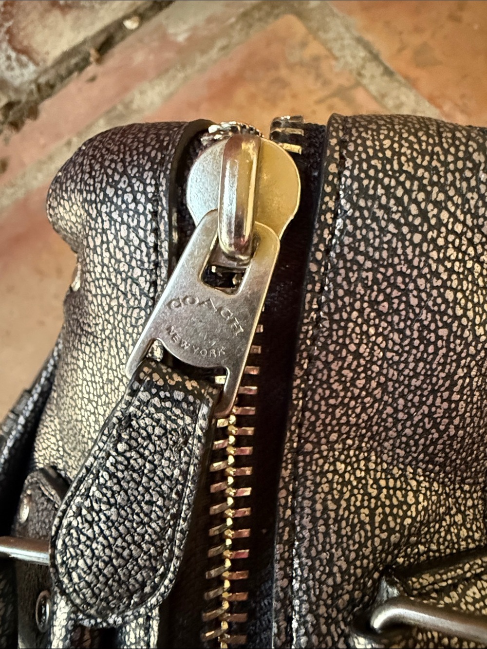 Coach Gunmetal Metallic Rhyder 24 crossbody- no hang tag! - Picture 9 of 13